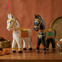 KB ART Traditional Painted White Black Horse Set - Close-Up of Hand-Carved Artisan Texture - Handcrafted Wooden Decor Jodhpur