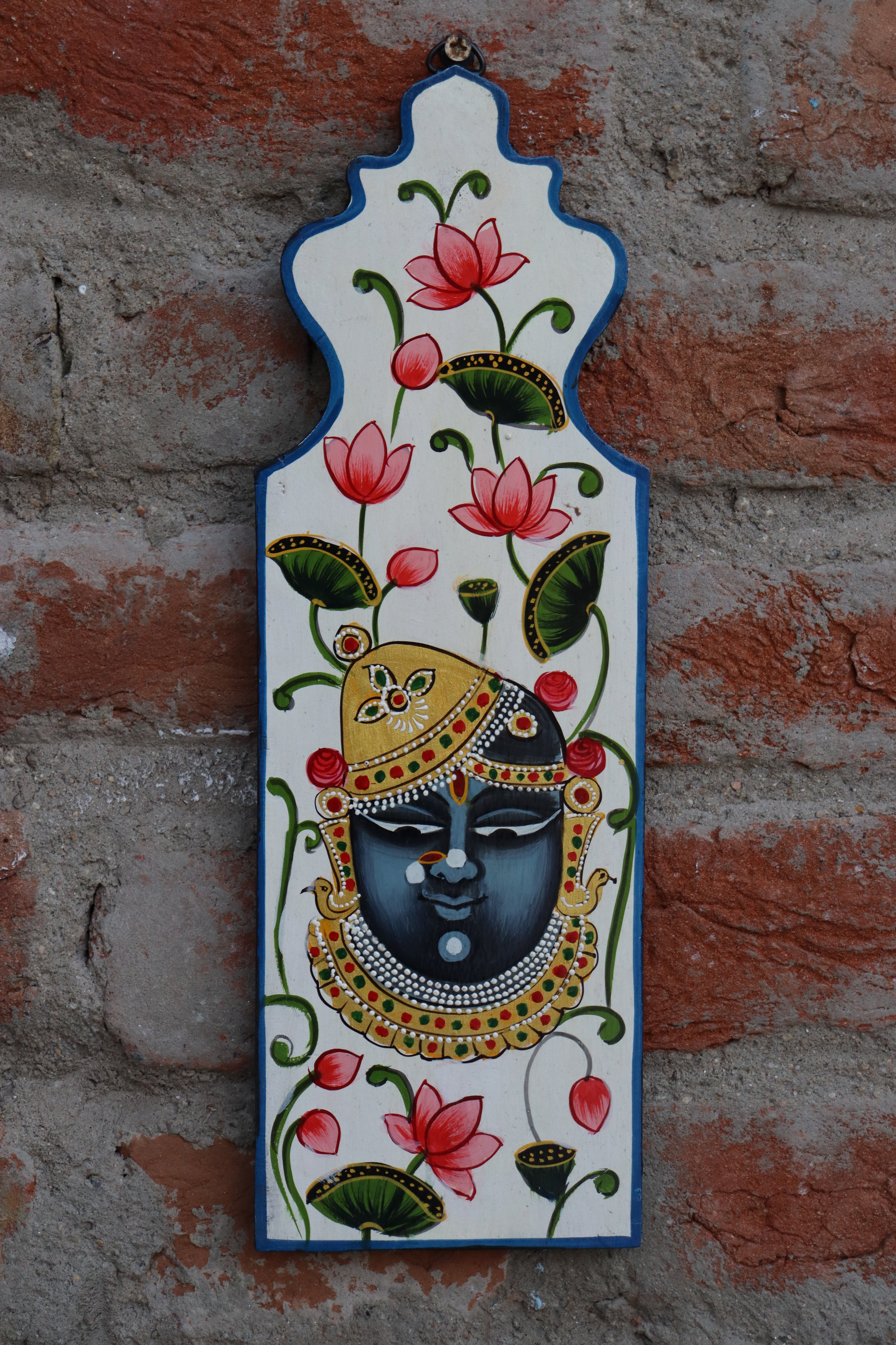 KB ART Jharokha Type Wall Plates Shrinathji - Side Angle Showing Finish and Craftsmanship - Handcrafted Wooden Decor Jodhpur