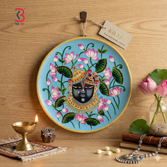 KB ART Wooden Pichwai Wall Plates Shrinath Ji - Close-Up of Hand-Carved Artisan Texture - Handcrafted Wooden Decor Jodhpur