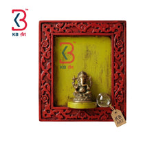 KB ART Wooden Carved Red Shelf Ganesha Statue - Close-Up of Hand-Carved Artisan Texture - Handcrafted Wooden Decor Jodhpur